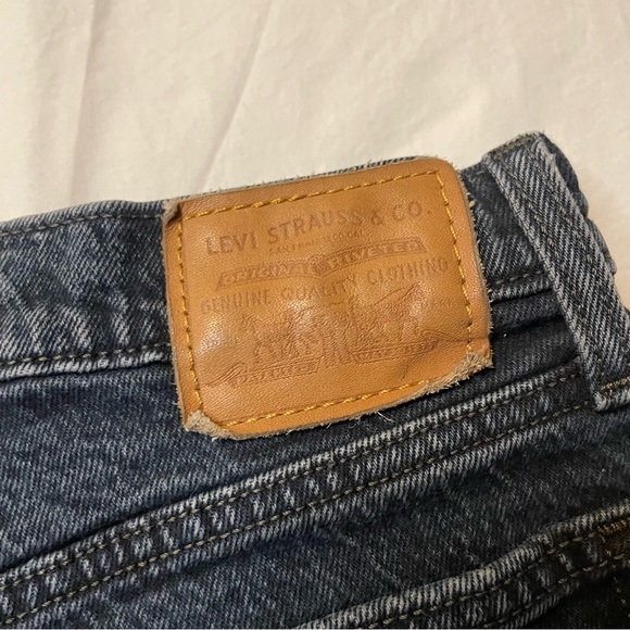 Levi’s Wedgie High Waist Straight Leg Jeans - Picture 3 of 9